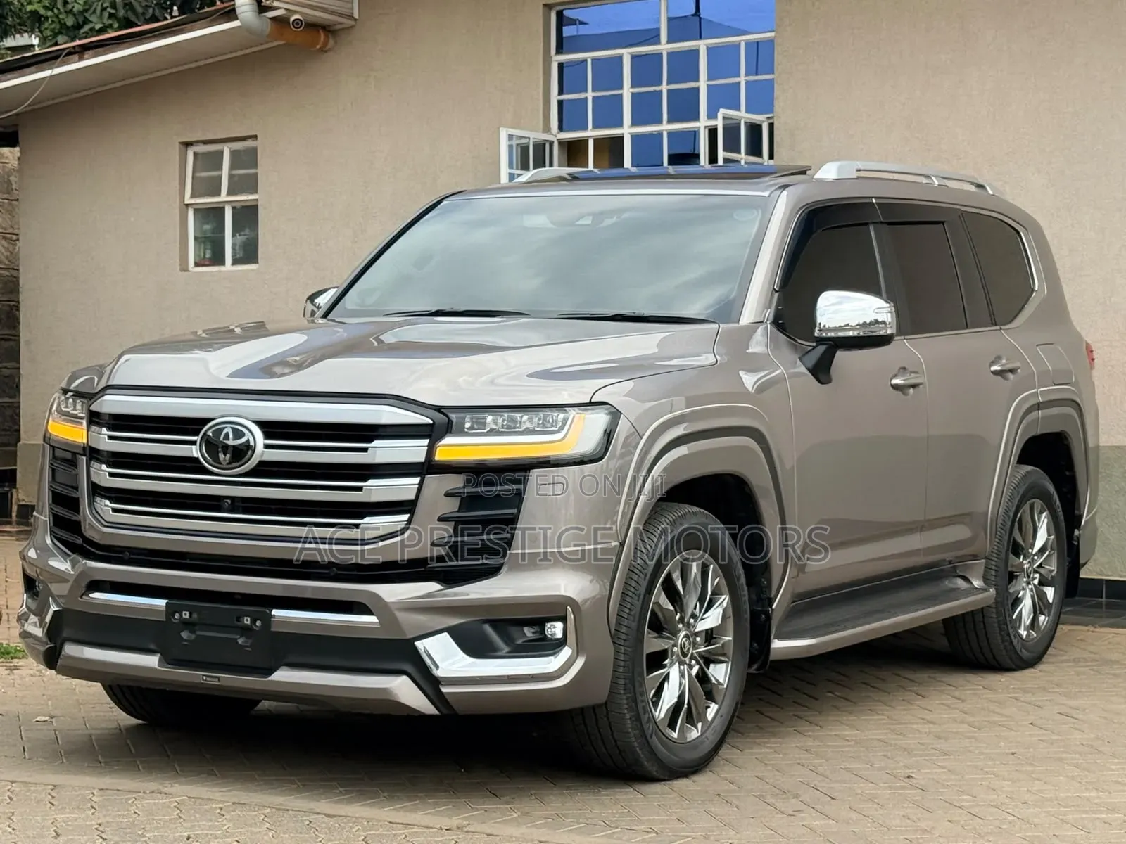 Toyota Land Cruiser 2022 Gold