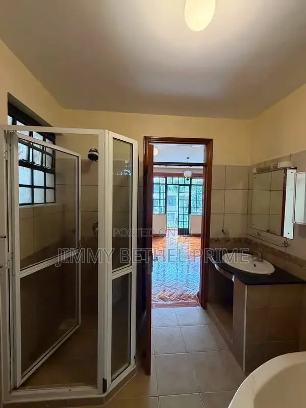 3bdrm Apartment in Lavington for sale