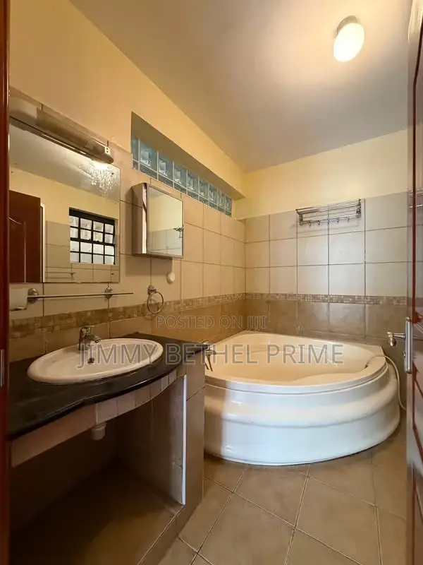 3bdrm Apartment in Lavington for sale