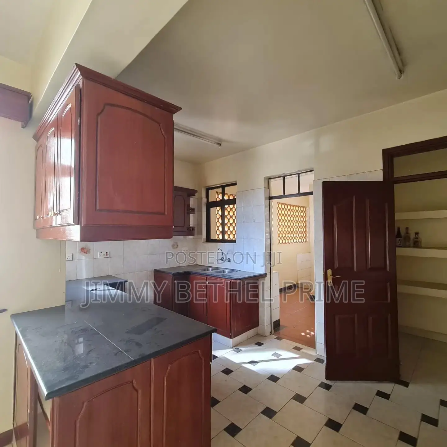 3bdrm Apartment in Raphta Road Area for rent