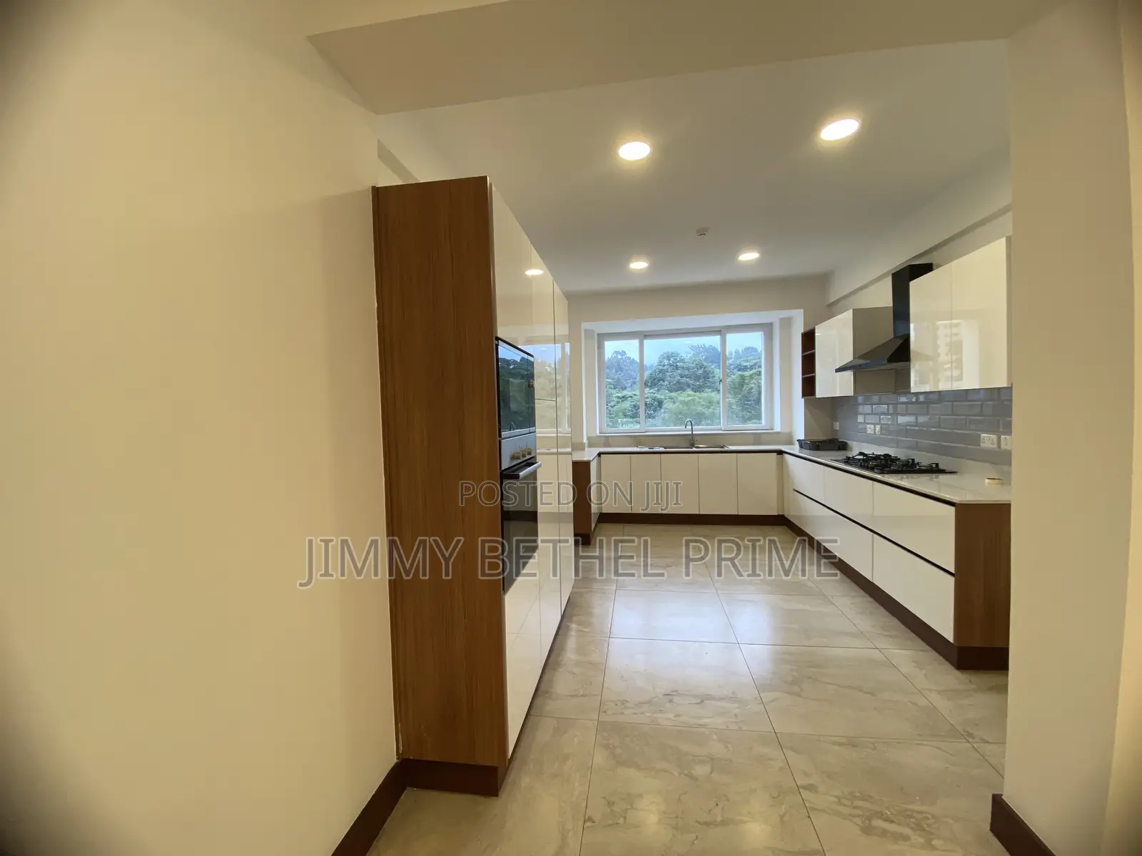 3bdrm Apartment in Parklands/Highridge for sale