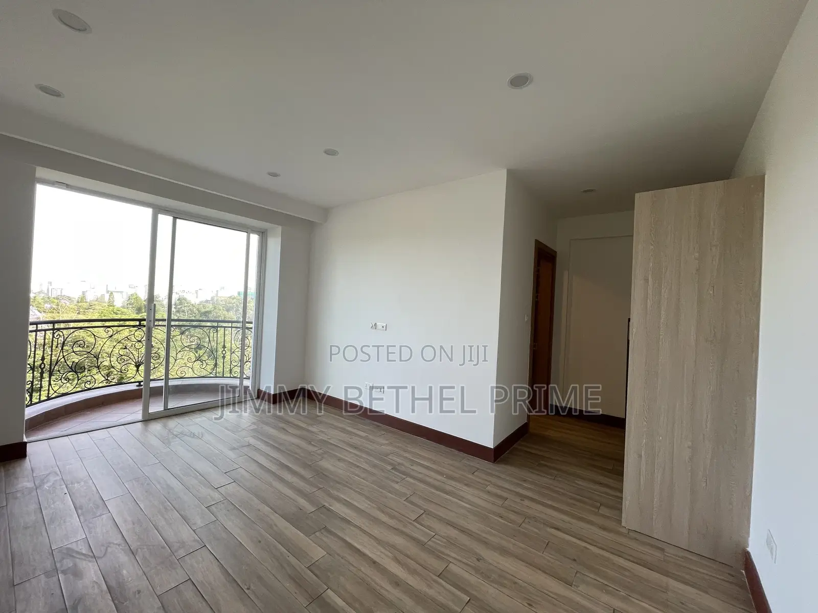 3bdrm Apartment in Parklands/Highridge for sale