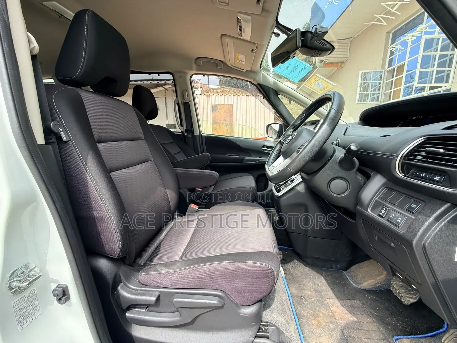 Nissan Serena 2019 White
