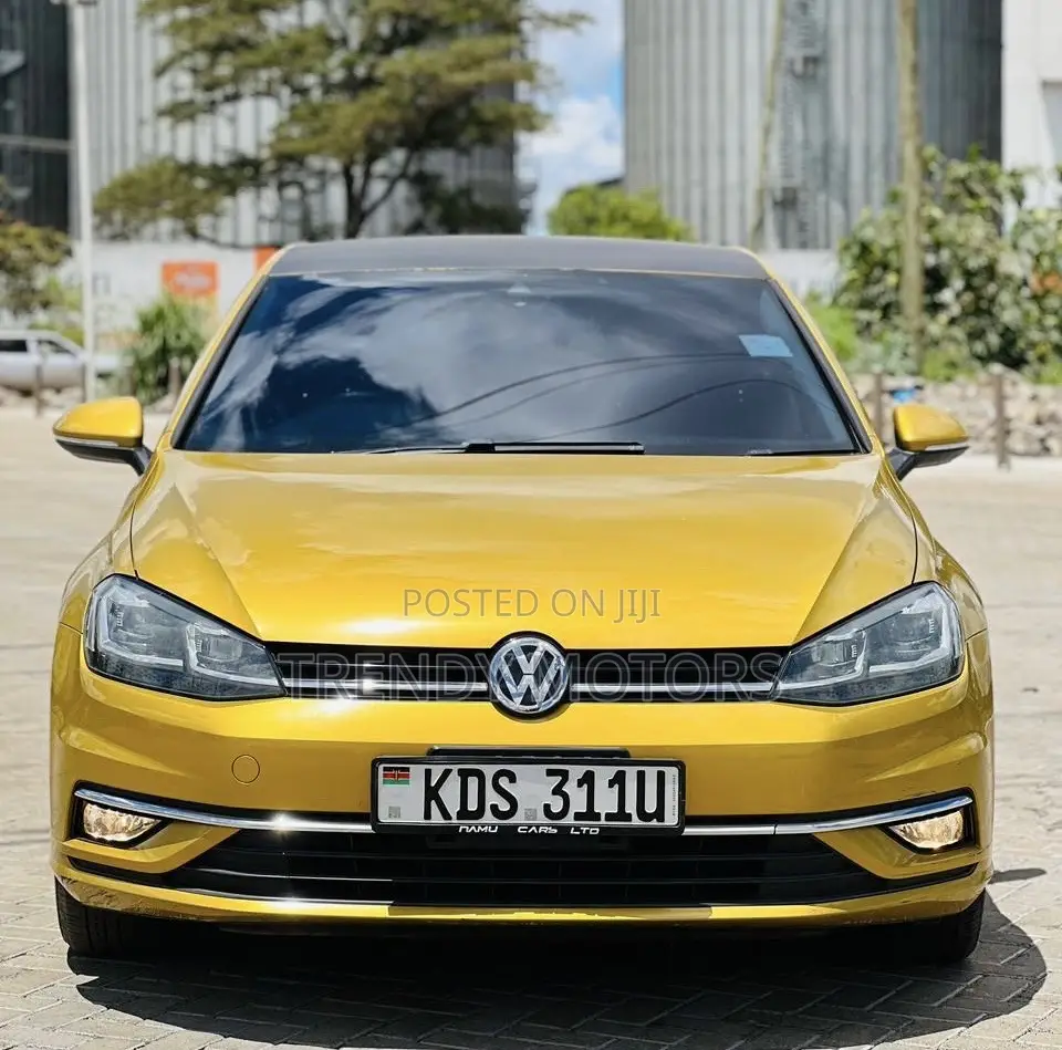 Volkswagen Golf 2017 Gold