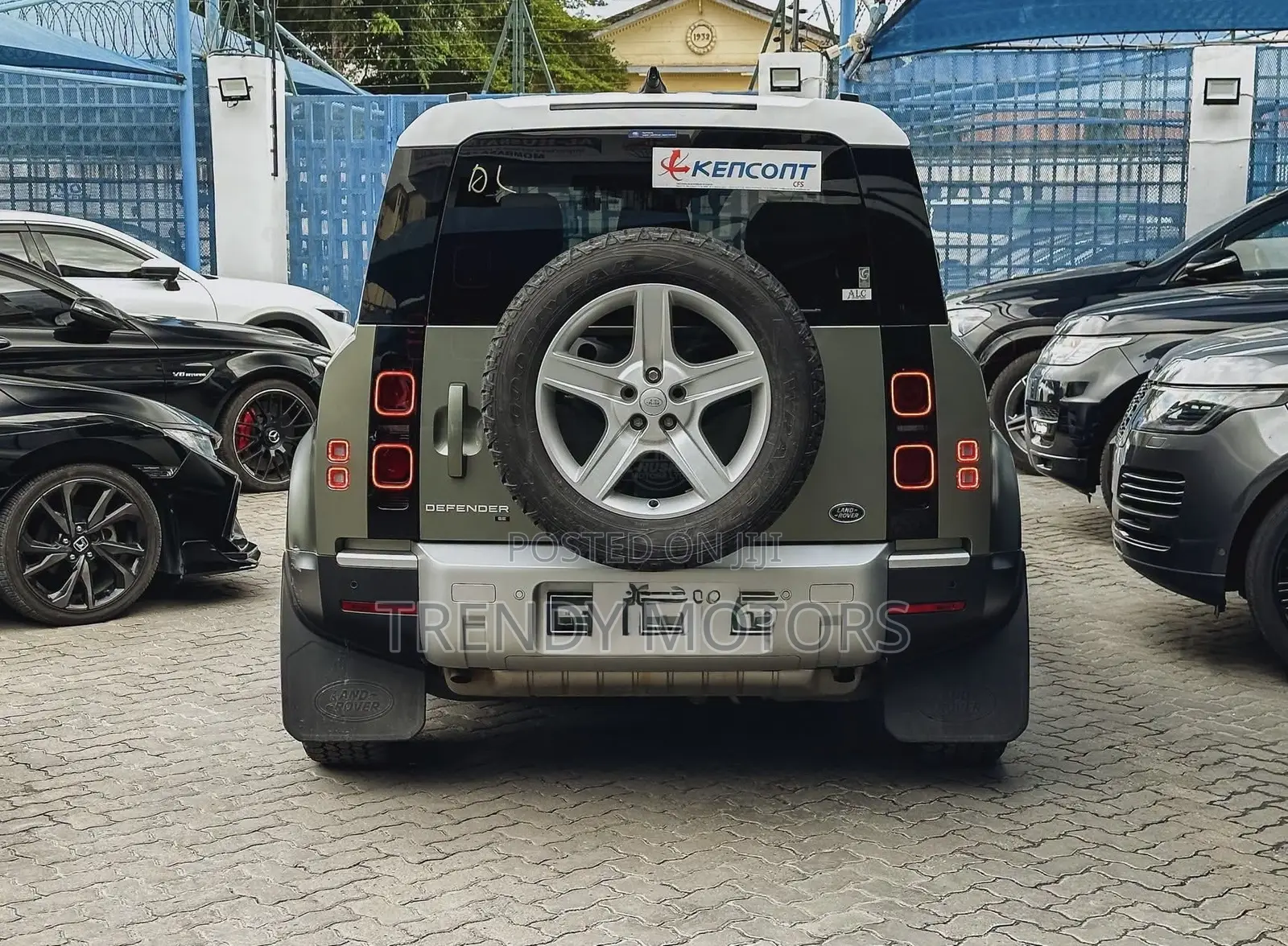 Land Rover Defender 2022 Green
