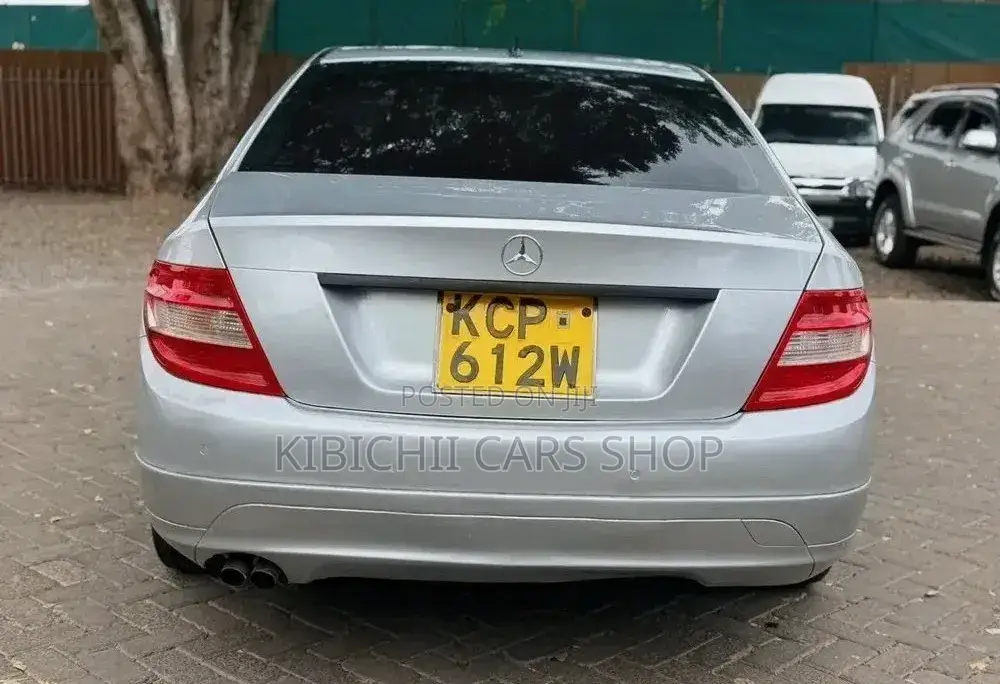 Mercedes-Benz C180 2011 Silver