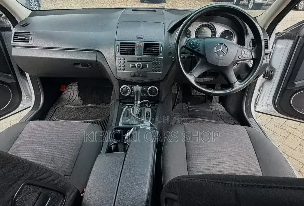 Mercedes-Benz C180 2011 Silver