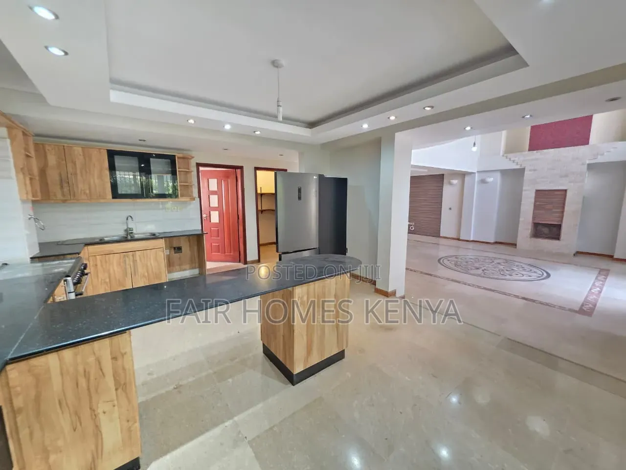5bdrm Townhouse / Terrace in Convent Drive, Muthangari for rent
