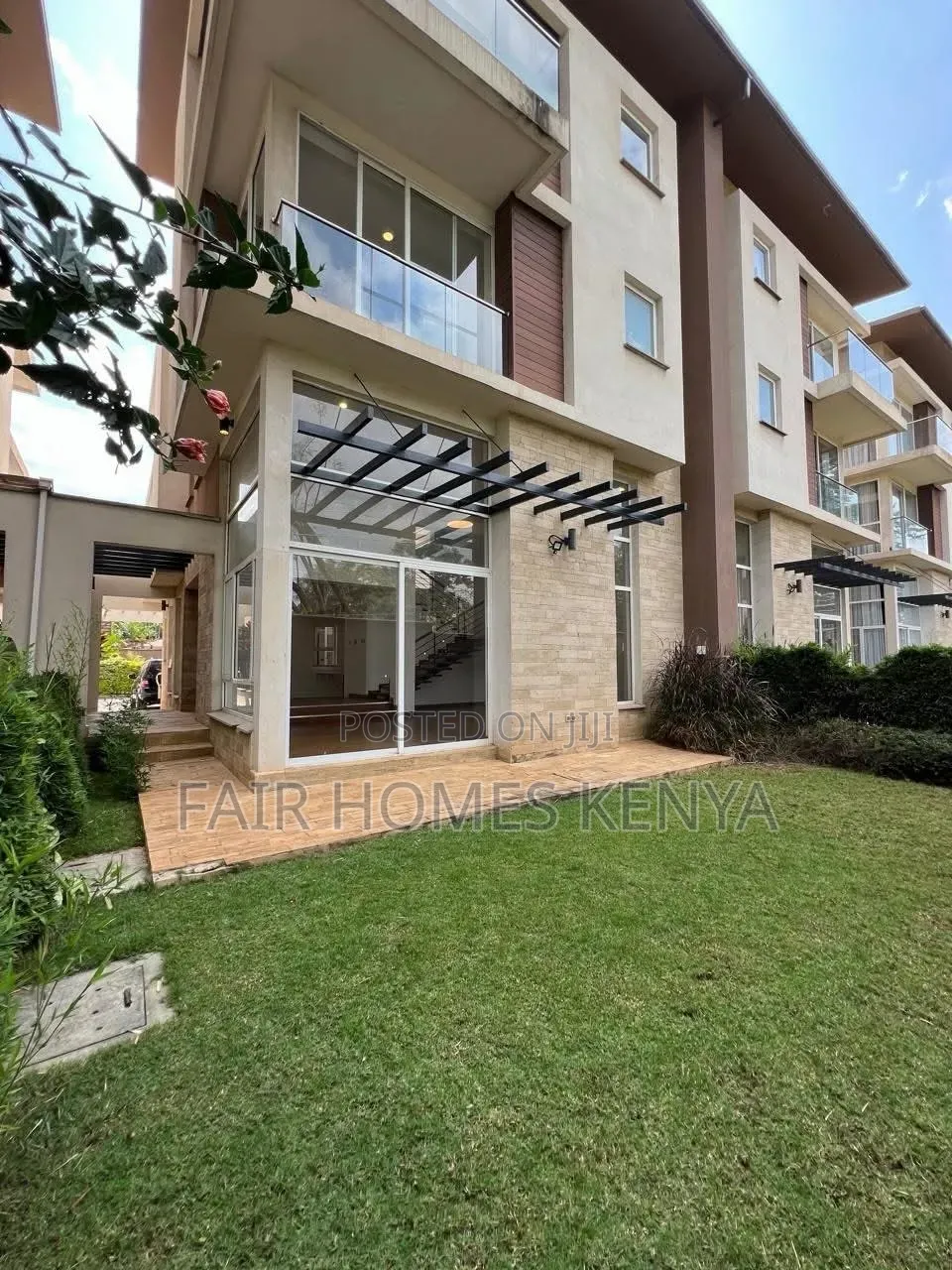 4bdrm Townhouse / Terrace in Kabasiran Avenue, Muthangari for rent