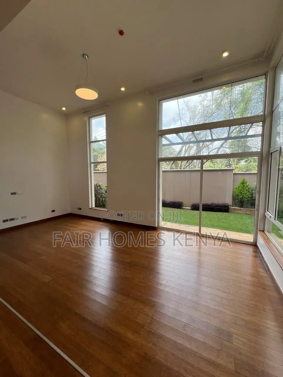 4bdrm Townhouse / Terrace in Kabasiran Avenue, Muthangari for rent