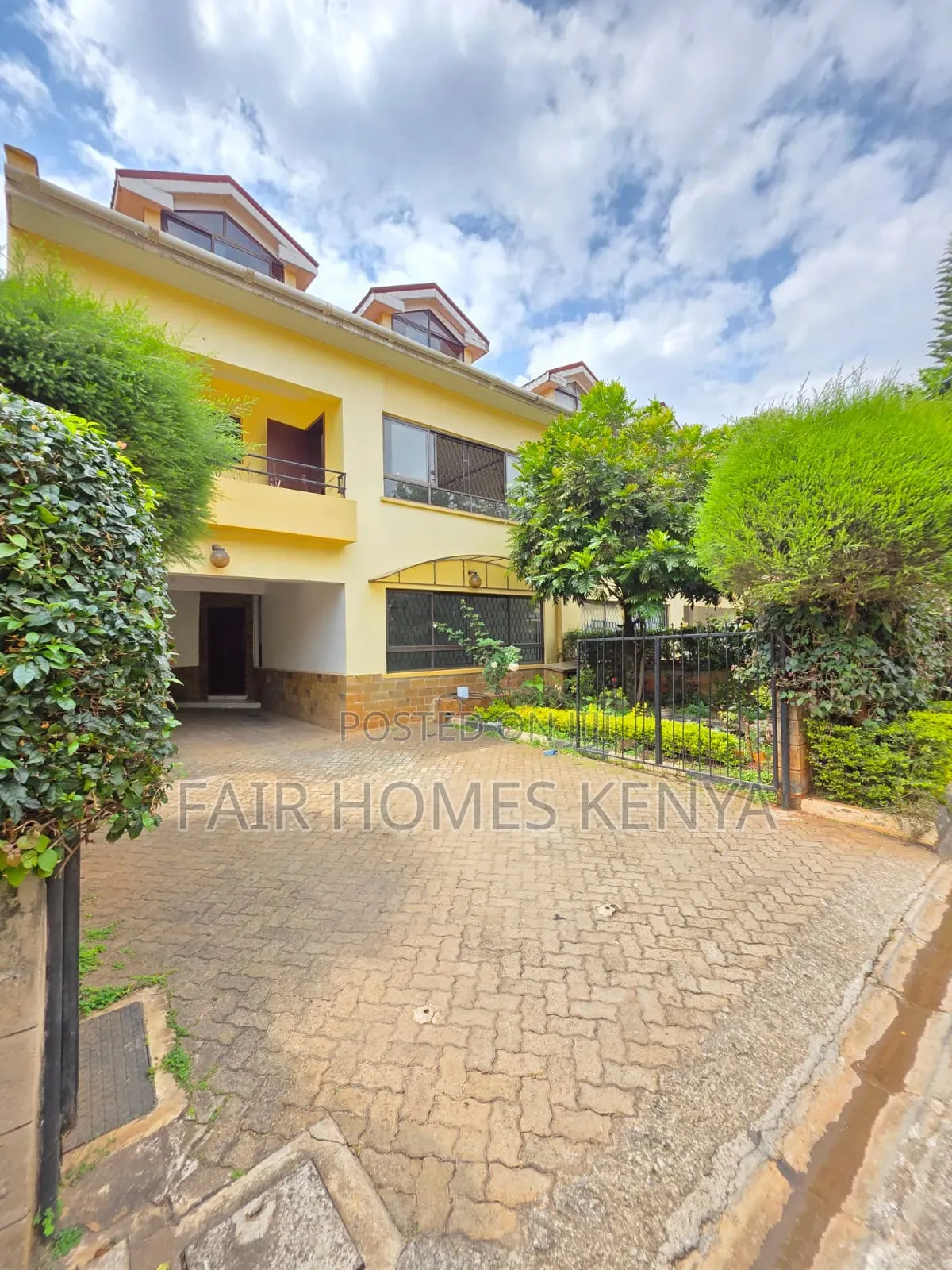 5bdrm Townhouse / Terrace in Gitanga Road, Maziwa for rent