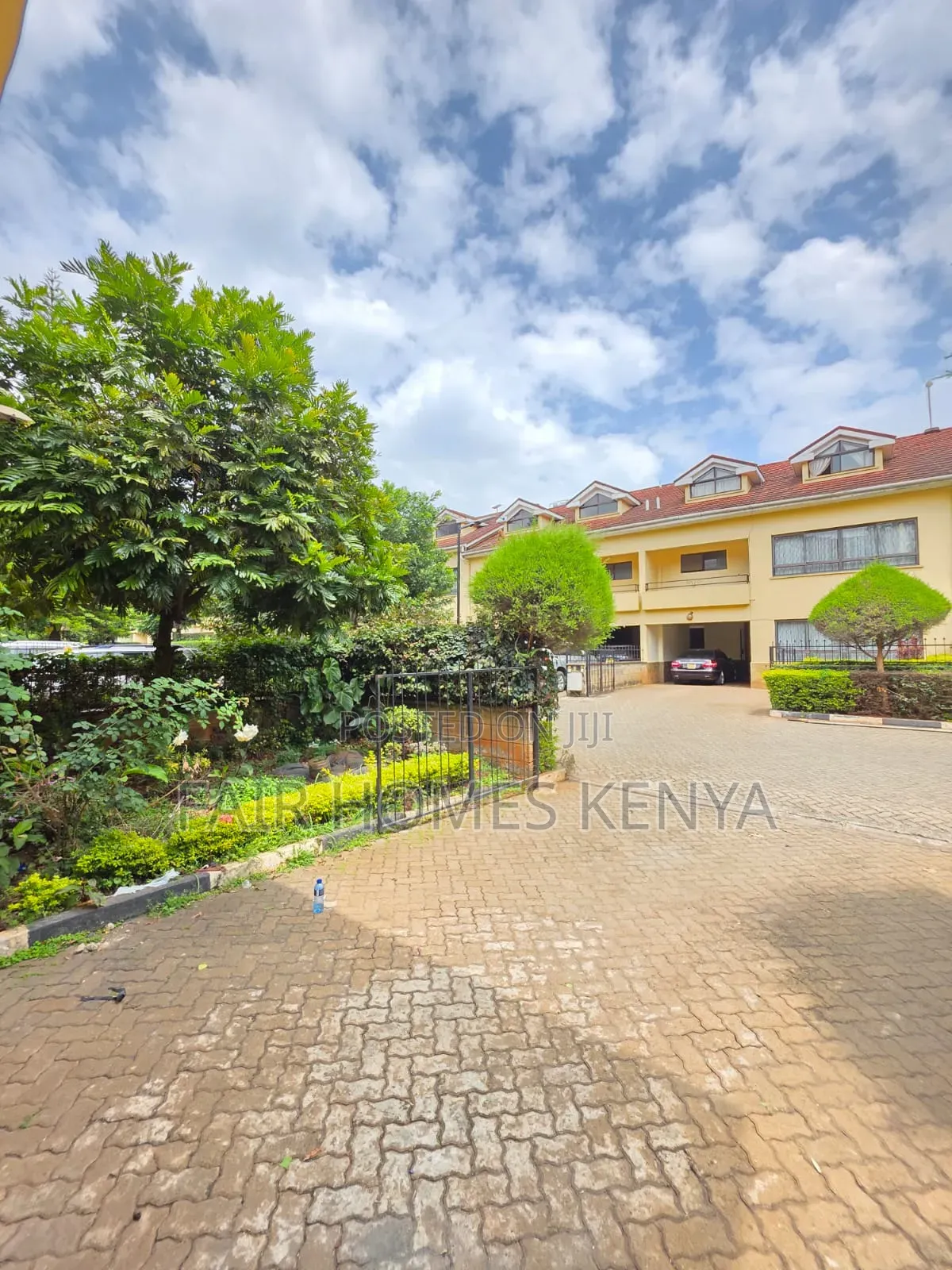 5bdrm Townhouse / Terrace in Gitanga Road, Maziwa for rent
