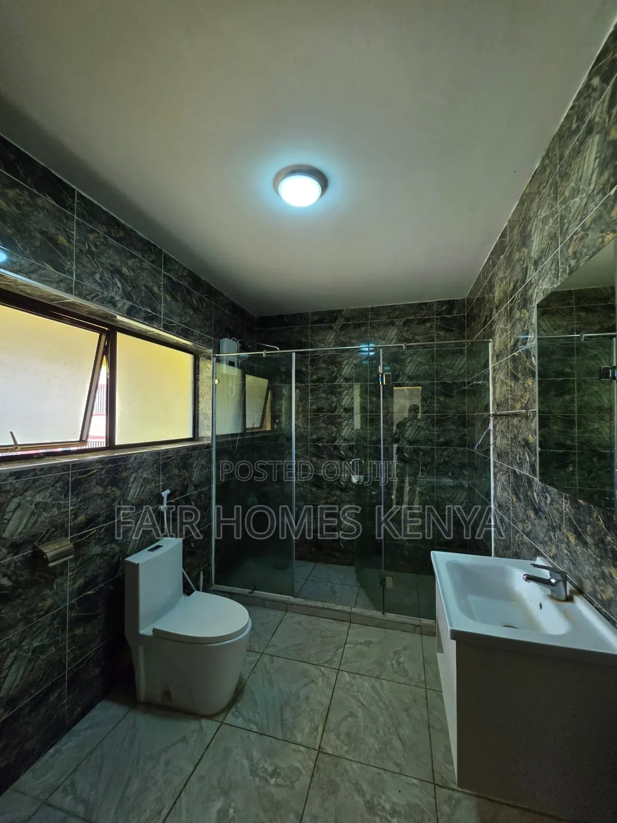 5bdrm Townhouse / Terrace in Gitanga Road, Maziwa for rent