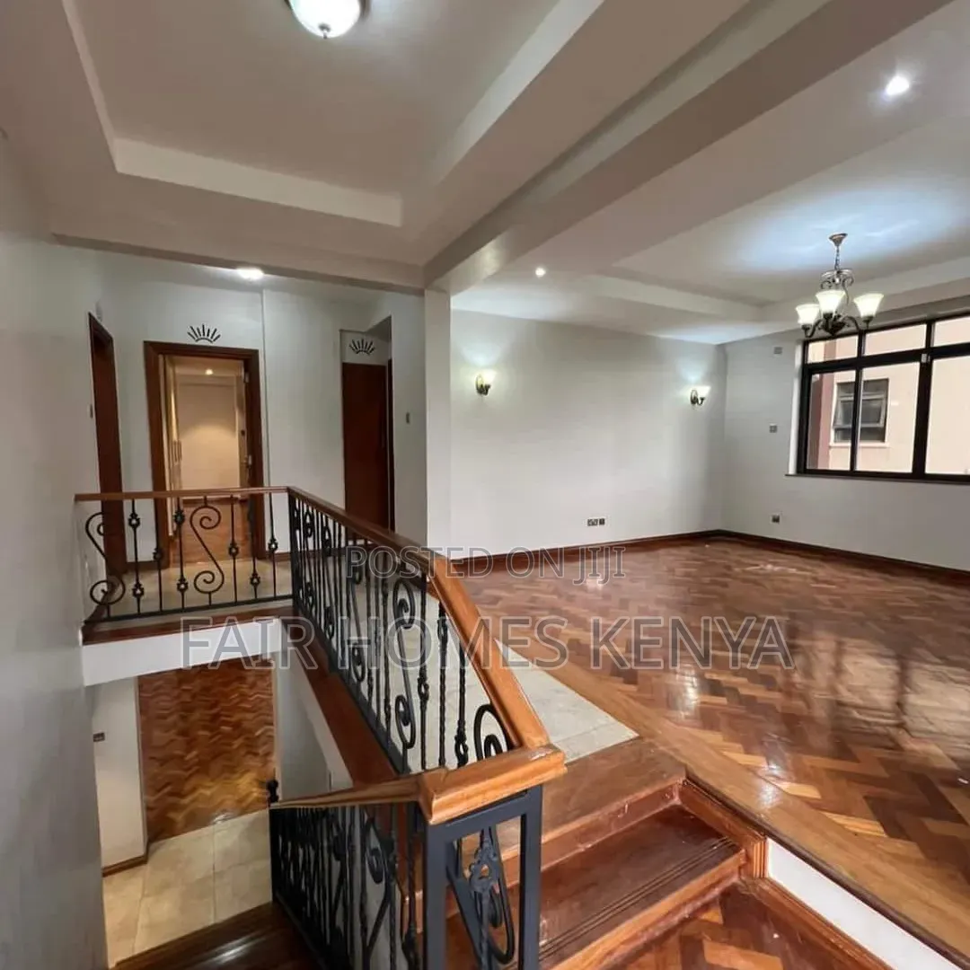 4bdrm Duplex in Riverside Drive for rent