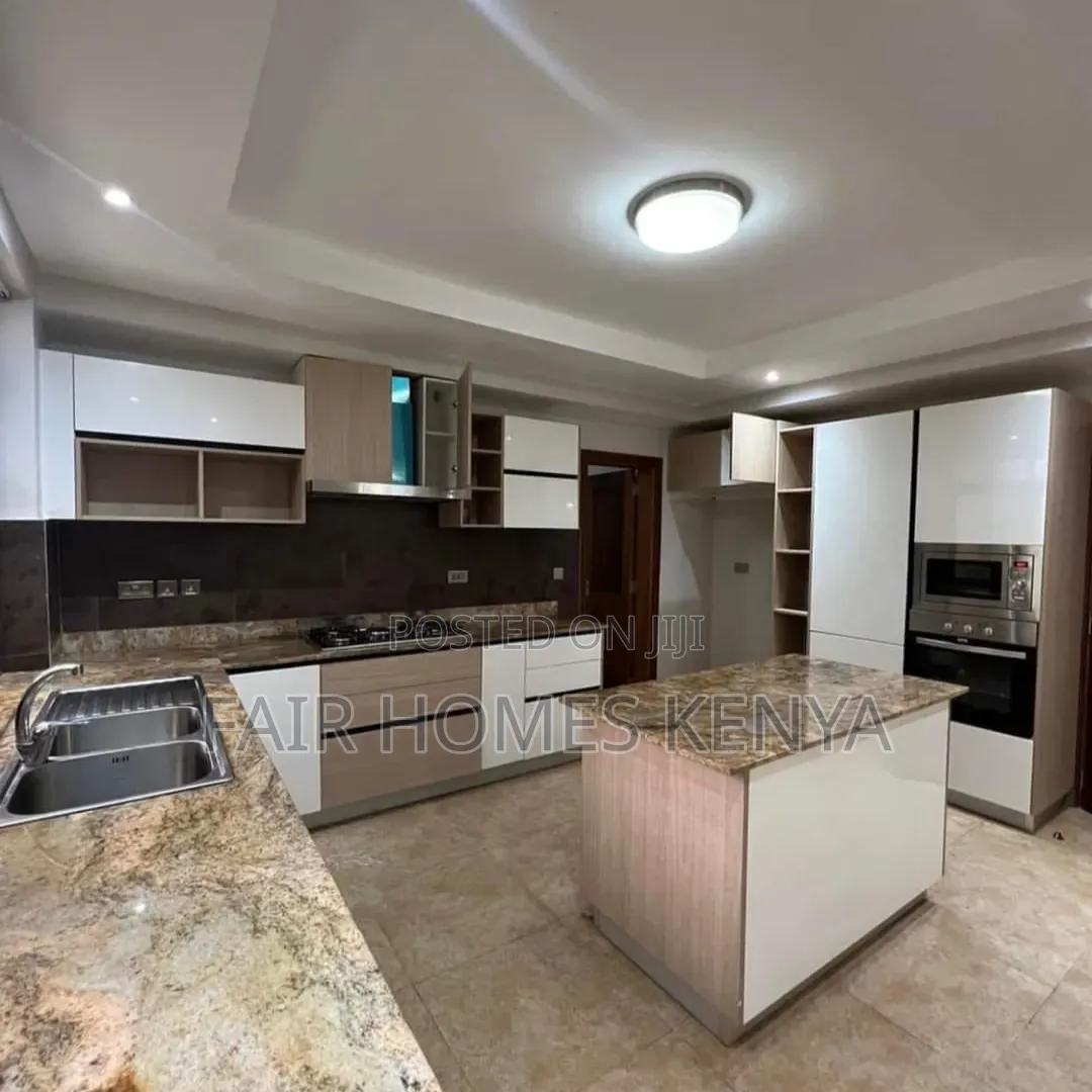 4bdrm Duplex in Riverside Drive for rent
