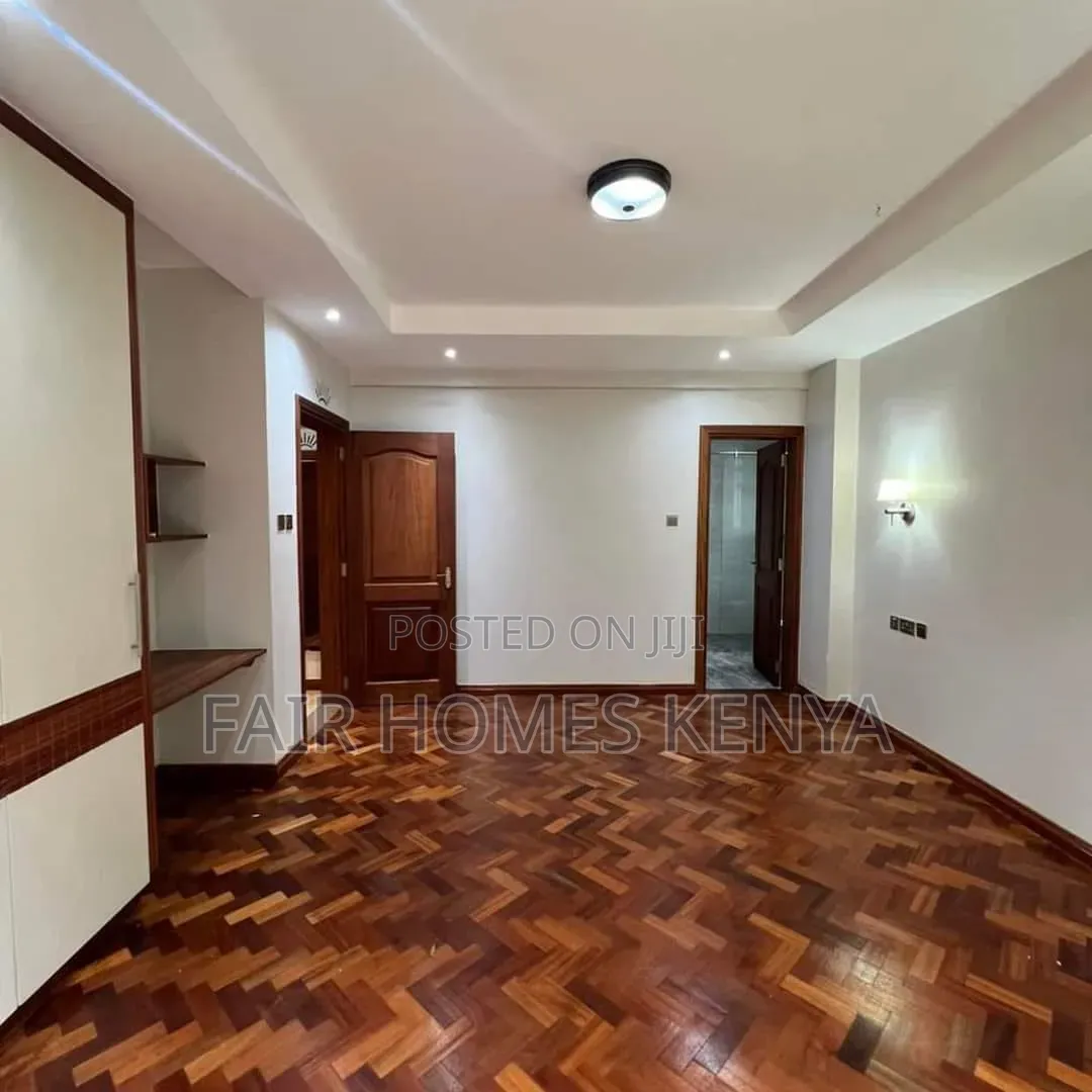 4bdrm Duplex in Riverside Drive for rent