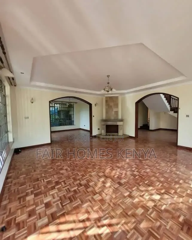 4bdrm Townhouse / Terrace in Chalbi Drive, Muthangari for rent