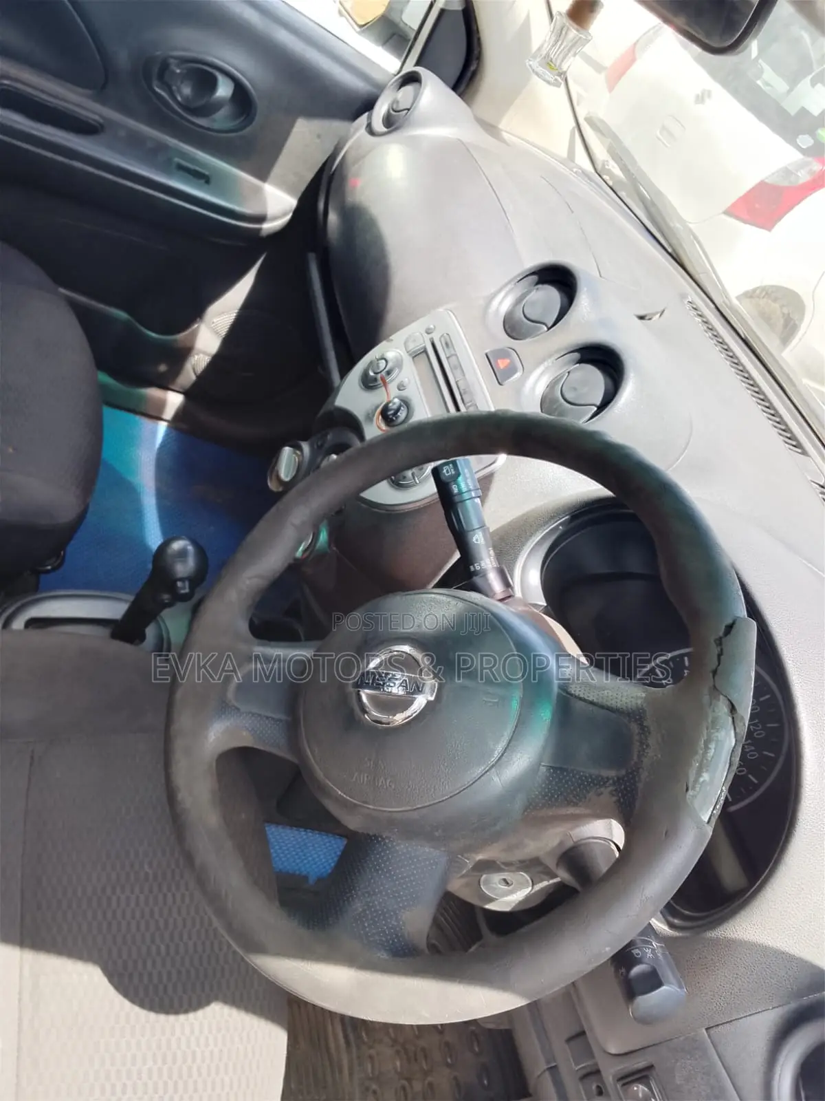 Nissan March 2011 Silver
