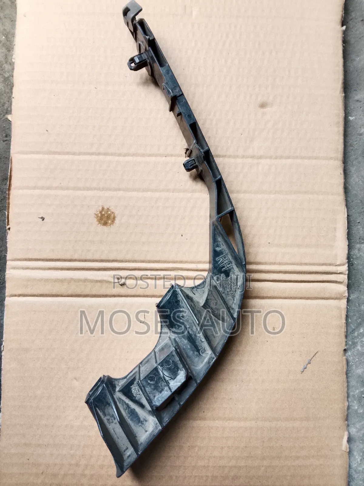 Toyota Crown GRS 182 Bumper Slide