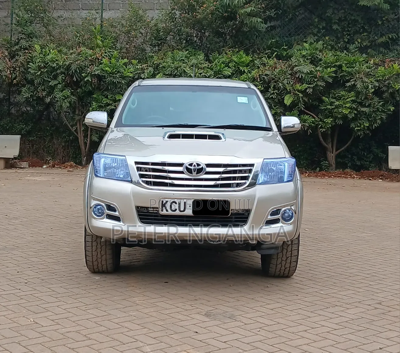 Toyota Hilux 2013 Gold
