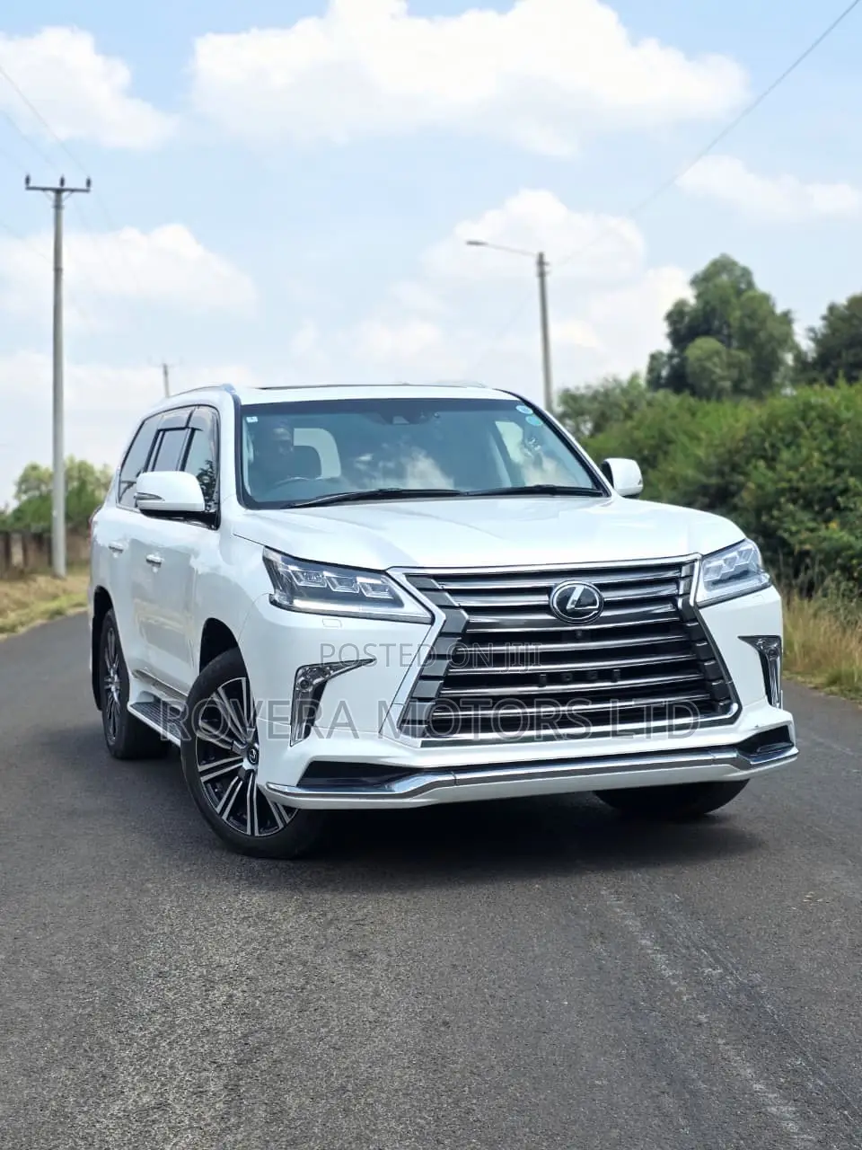 Lexus LX 570 AWD 2018 White