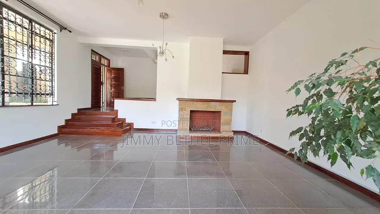 4bdrm Townhouse / Terrace in Spring Valley for rent