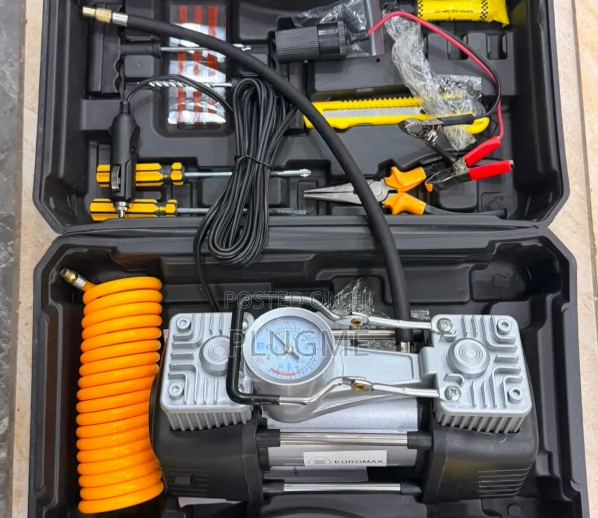 Portable 2-Cylinder Portable Air Compressor With Tools