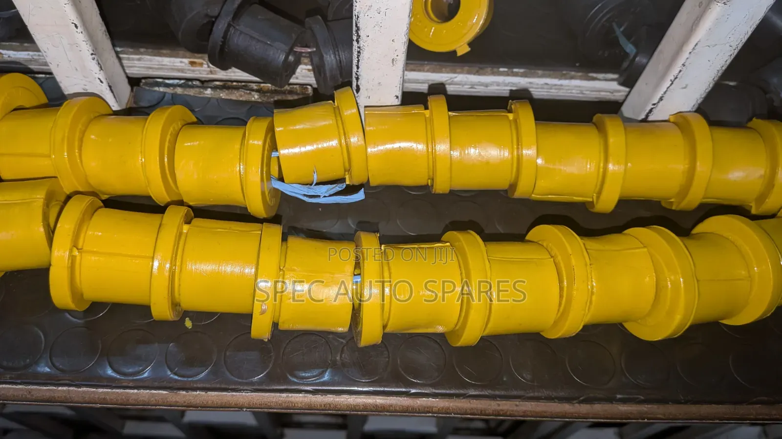 Spring Bushes lC 79 Yellow Plastic Big Small Maskio Na Bila