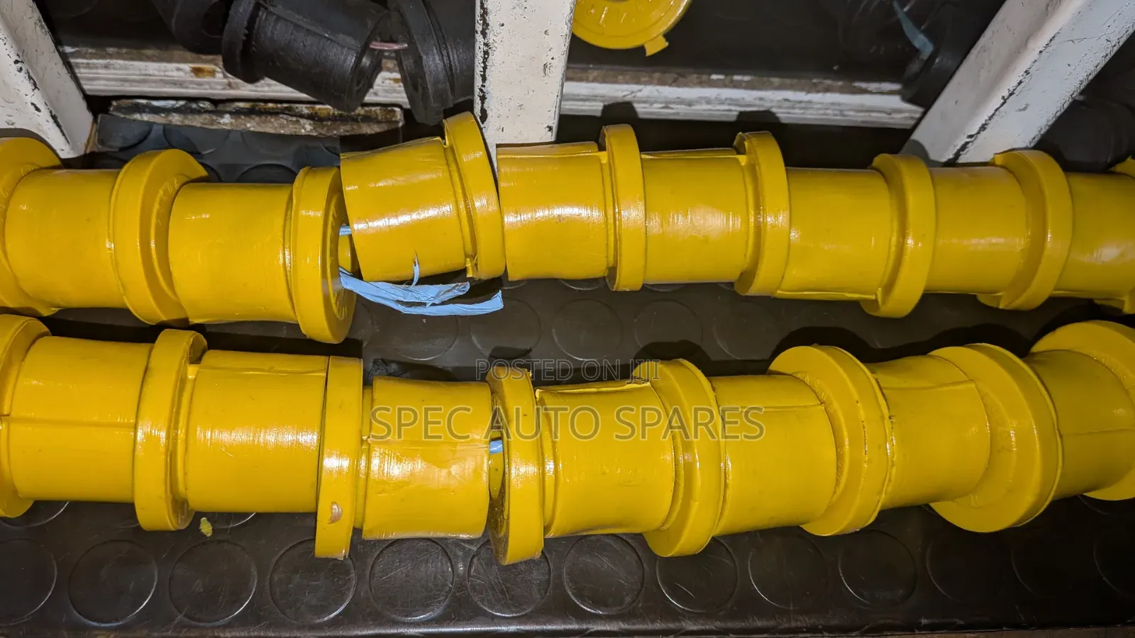 Spring Bushes lC 79 Yellow Plastic Big Small Maskio Na Bila