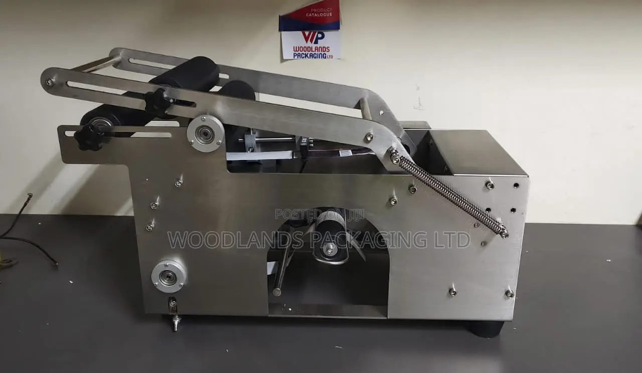 Round Bottle Labeling Machine