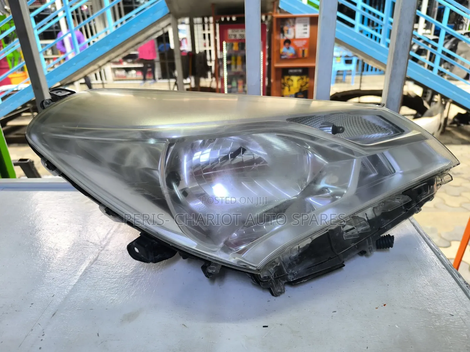 Toyota Vitz 2018 Non Xenon Headlights (No.301)