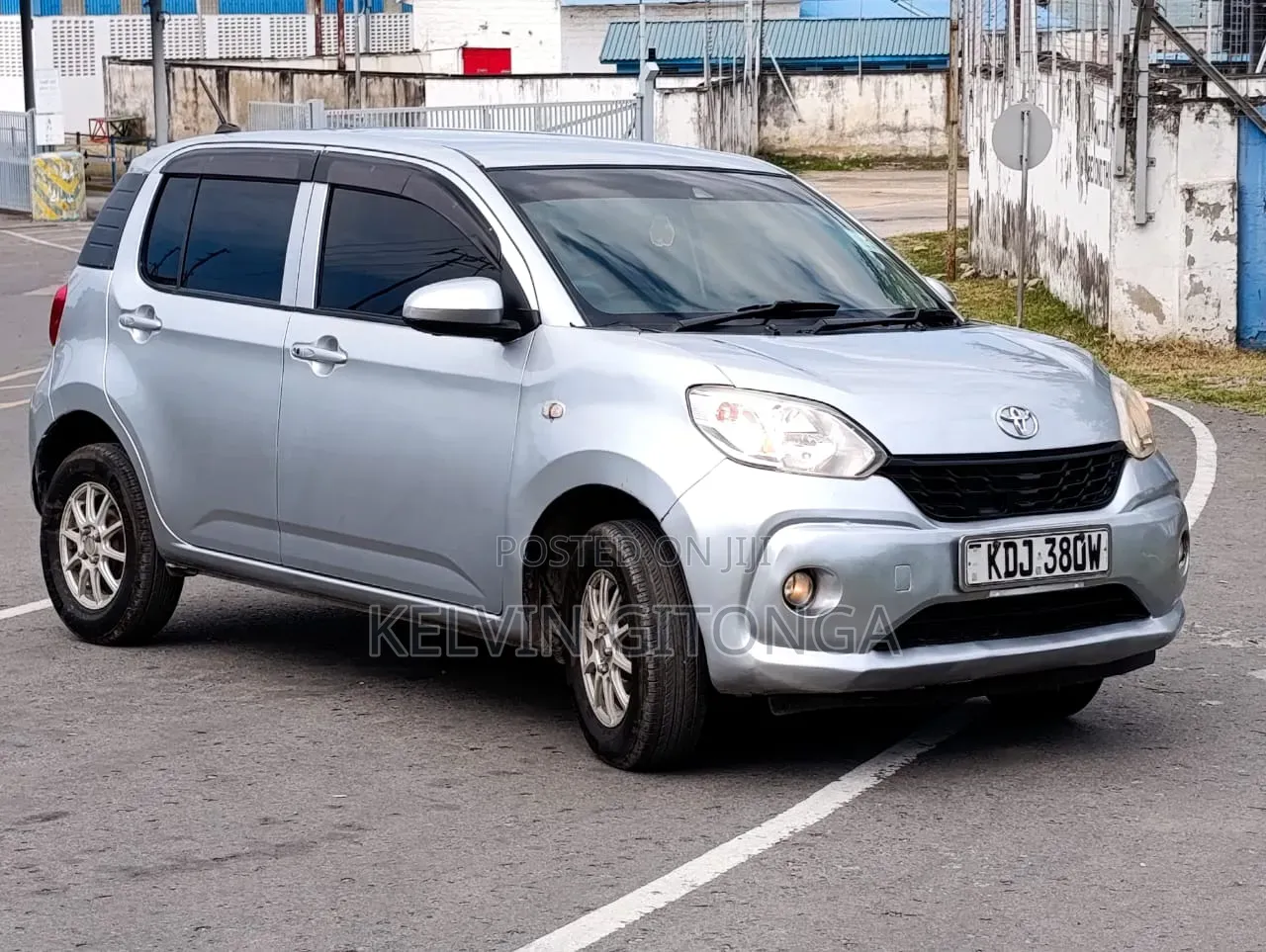 Toyota Passo 2015 Silver