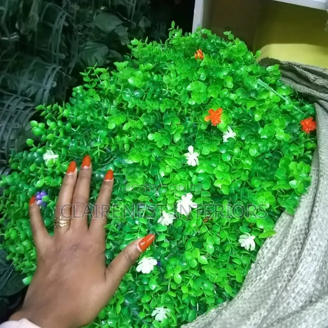 Modern Décor Meets Natural Beauty Boxwood Hedge Panels