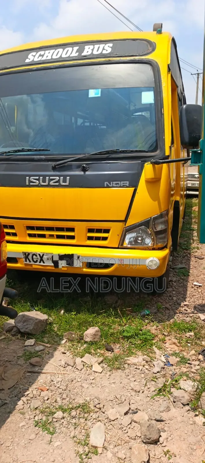 Isuzu NQR 2015 Yellow