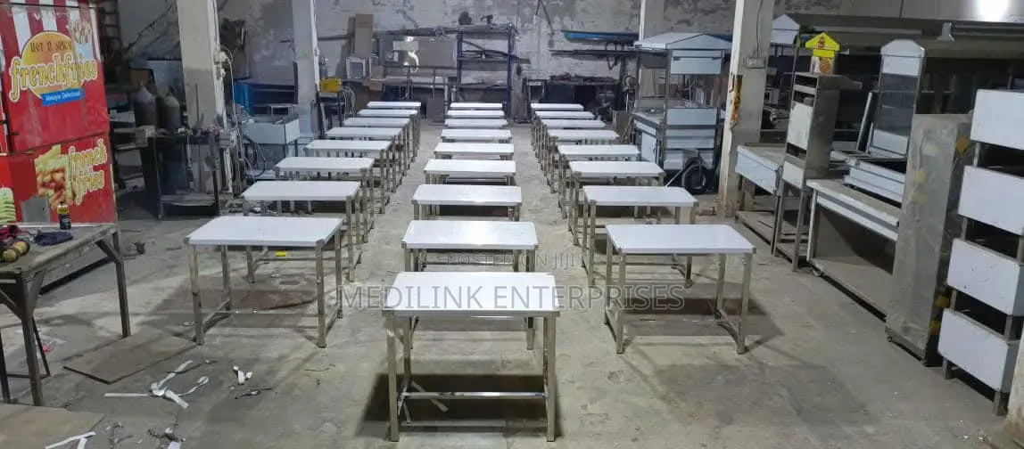 Customized 2*4ft Ss 304 Restaurant Working Tables