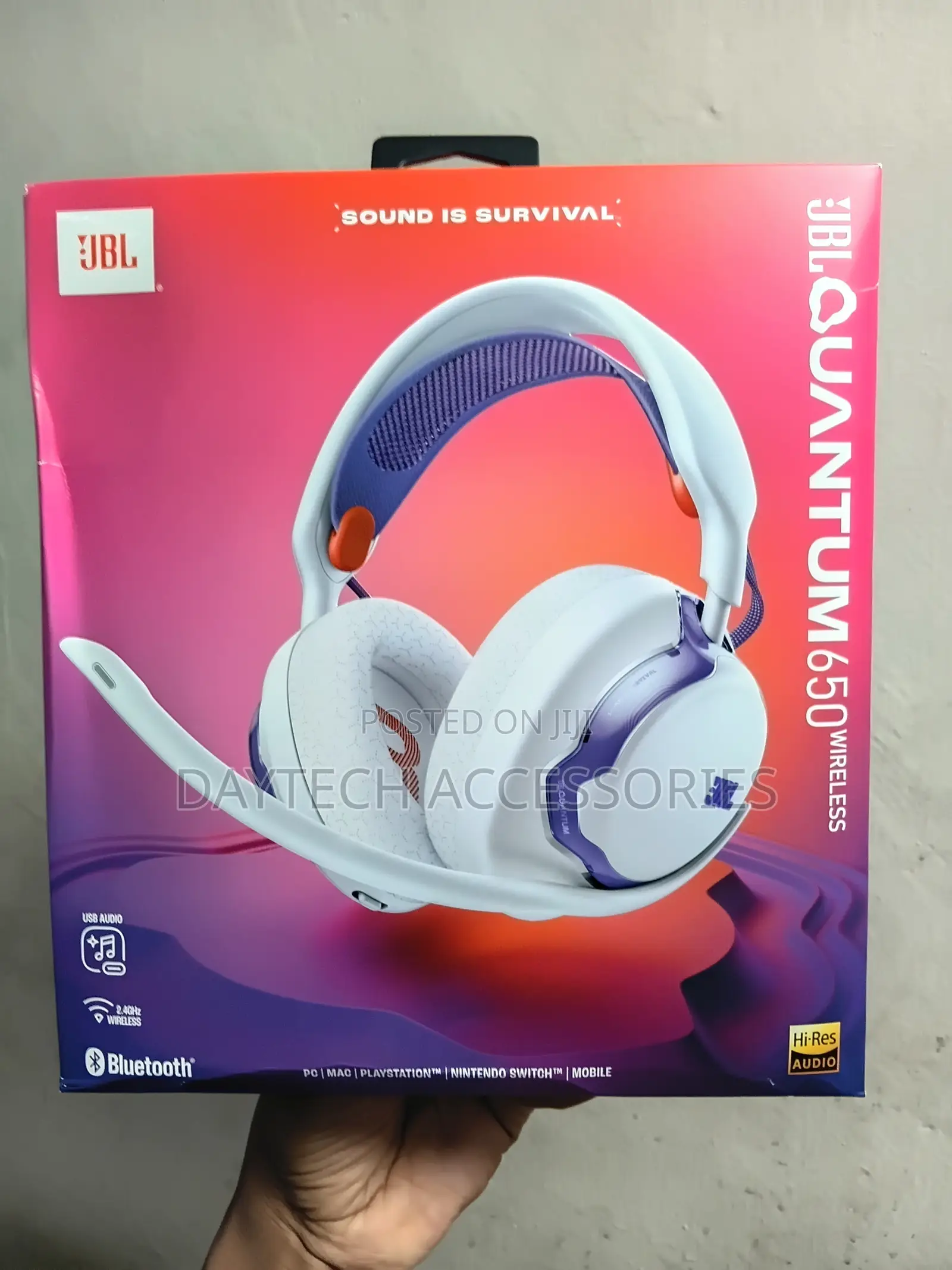 This Is a JBL Quantum 650 Wireless Gaming Headset - Black