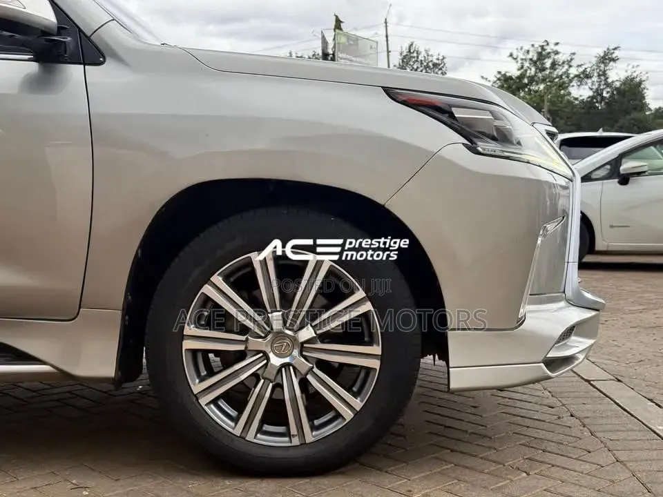 Lexus LX 570 AWD 2017