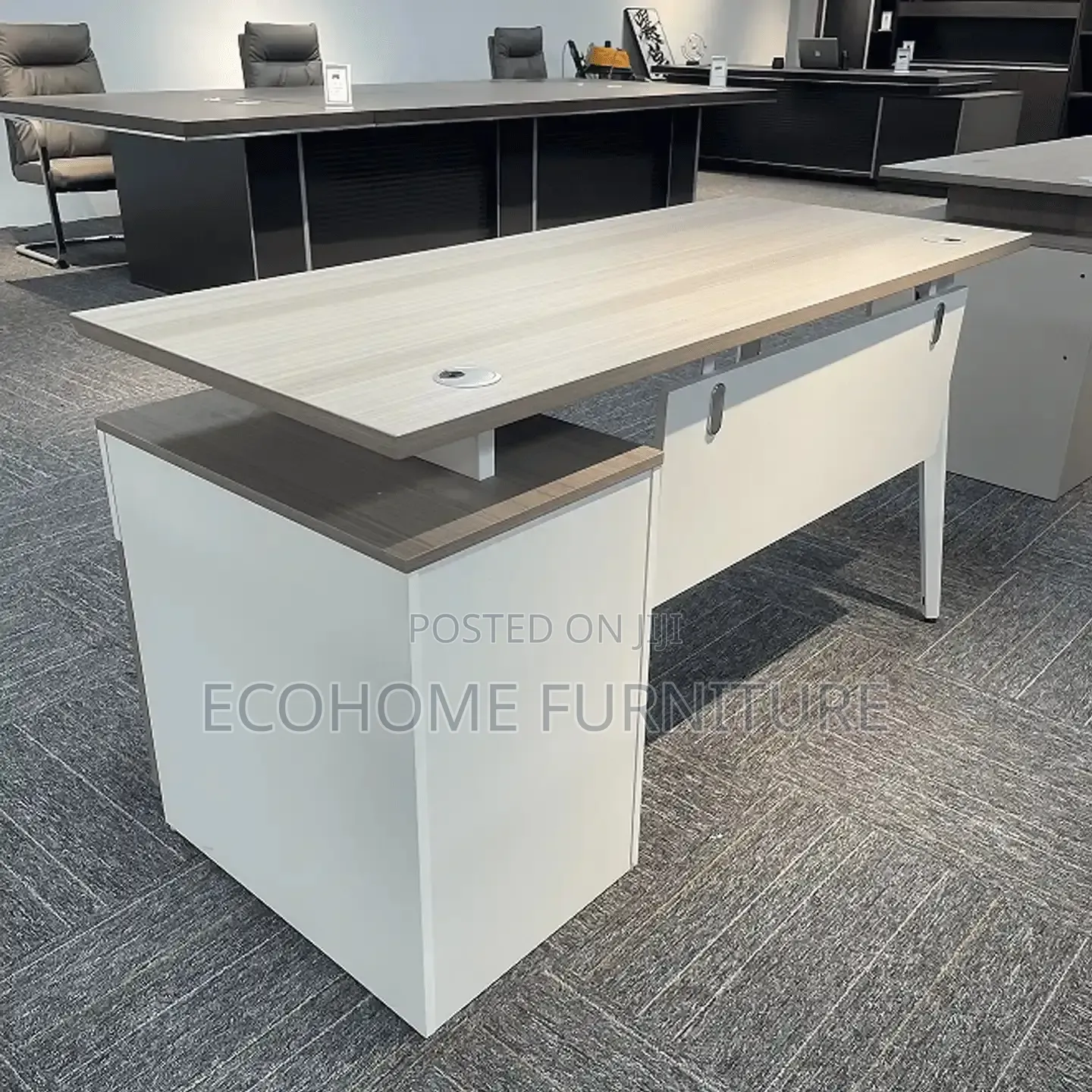 Office Desk . Metallic Frame and Drawers