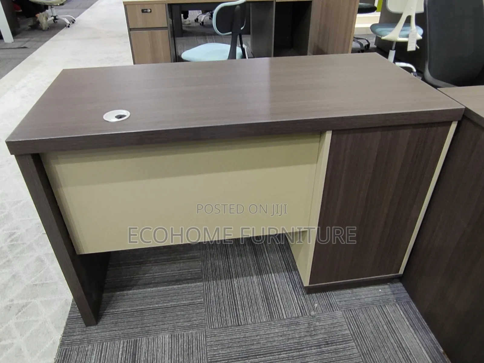 Office Desk. 1.4m Home and Office Desk With Drawers Lockable