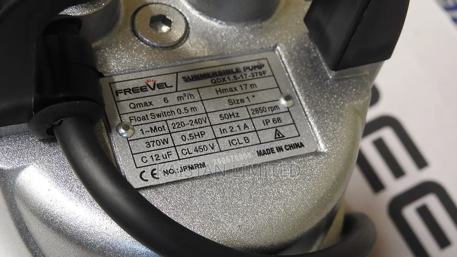 Freevel 0.5HP Submersible Water Pump 370W 220-240v