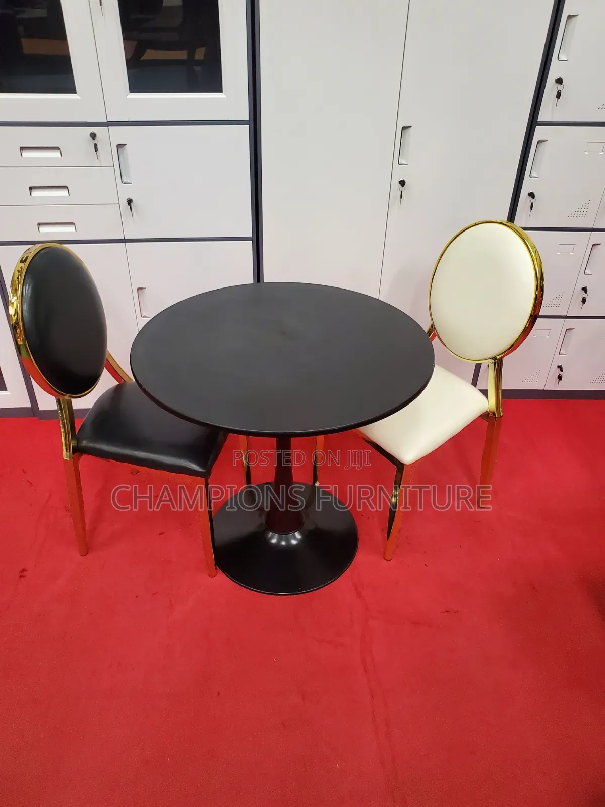 Black Tulip Pedestal Table and Medallion Chair Set