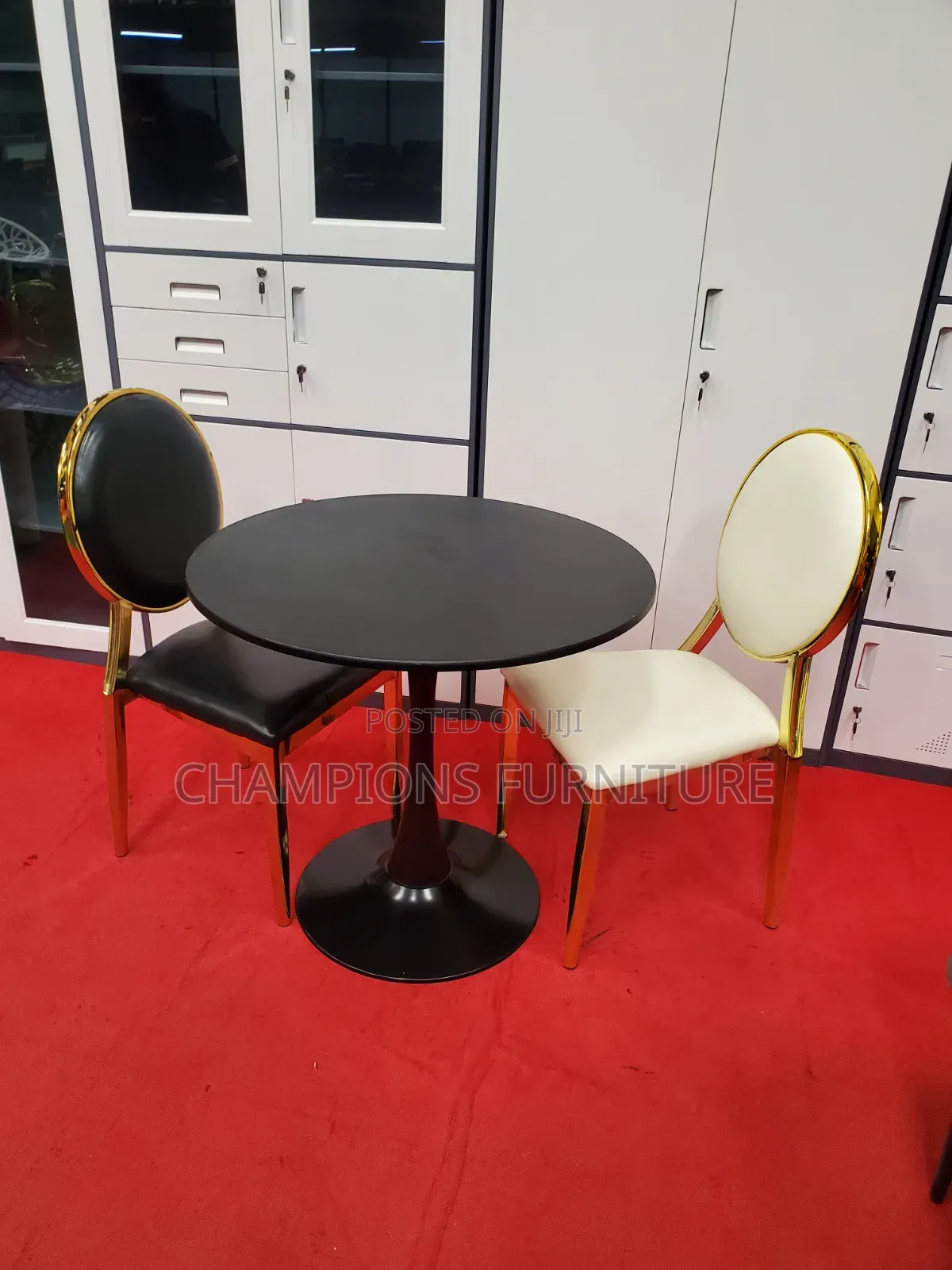 Black Tulip Pedestal Table and Medallion Chair Set