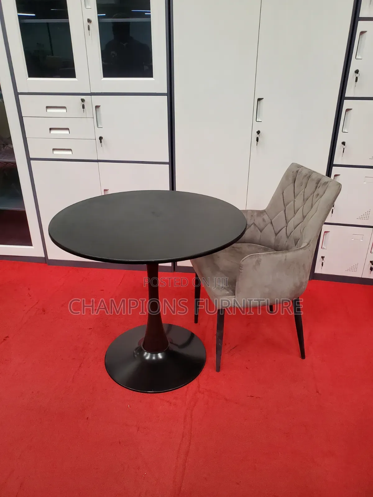 Black Tulip Pedestal Table and Dining Chair Set