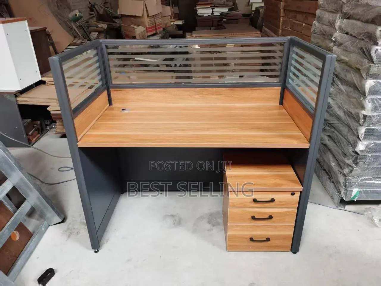 Sigle Way Working Station Strong and Durable