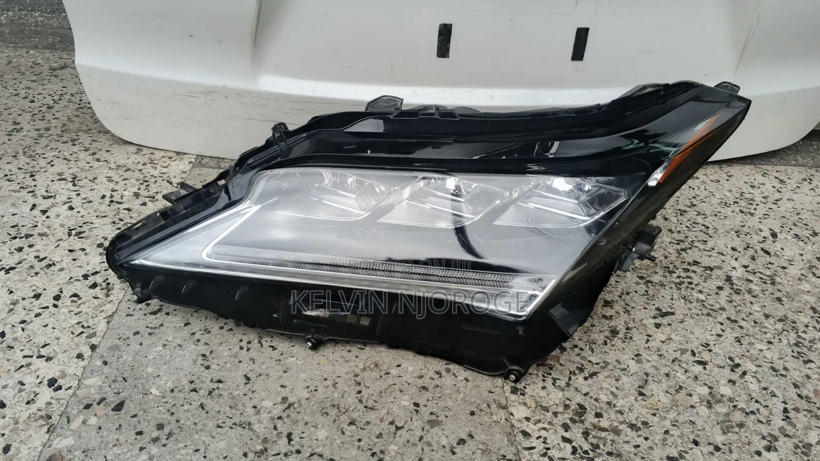 Lexus RX450 Headlight