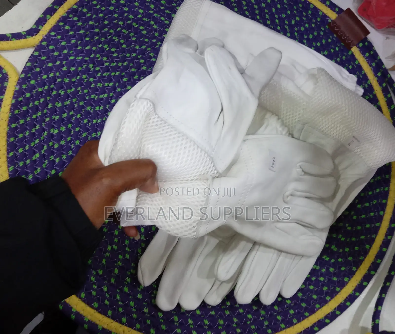 Protective Gear Gloves for Beekeepers