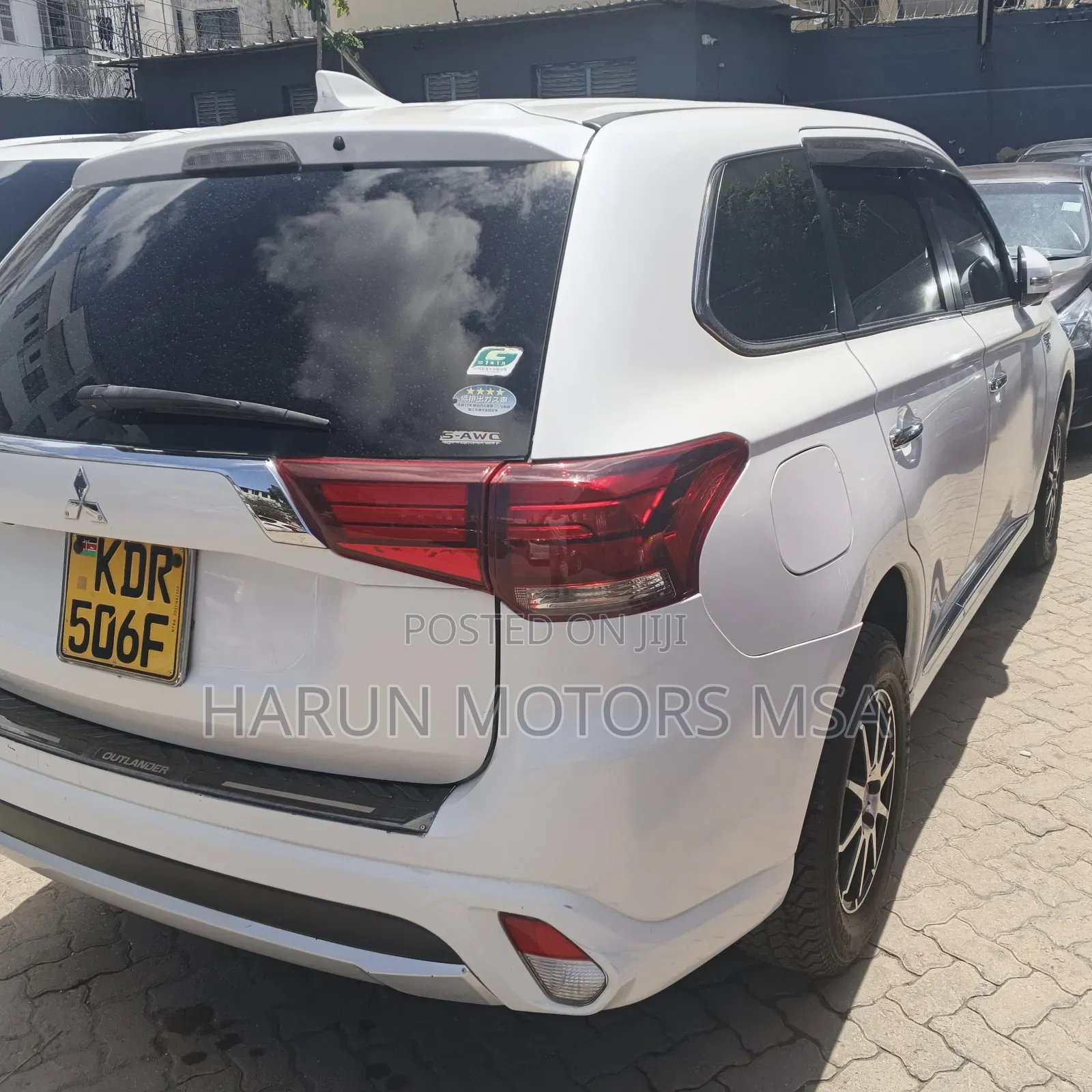 Mitsubishi Outlander 2017 White