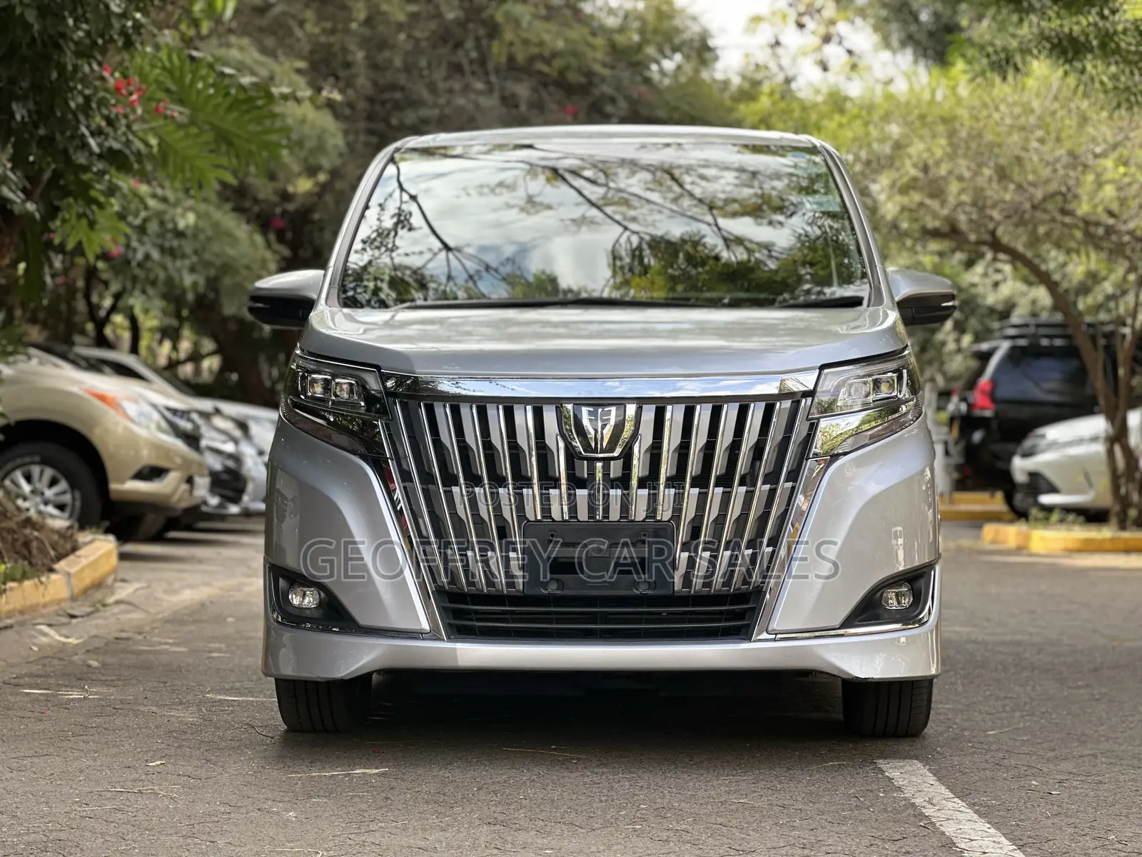 Toyota Esquire 2.0 FWD (7 seater) 2019 Gray