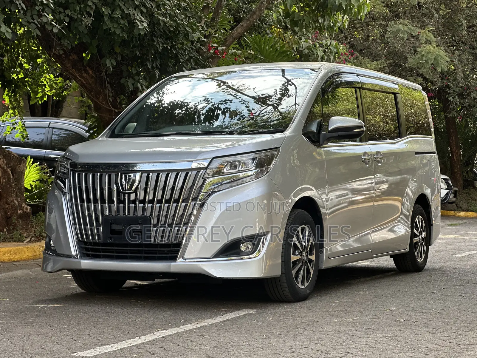 Toyota Esquire 2.0 FWD (7 seater) 2019 Gray