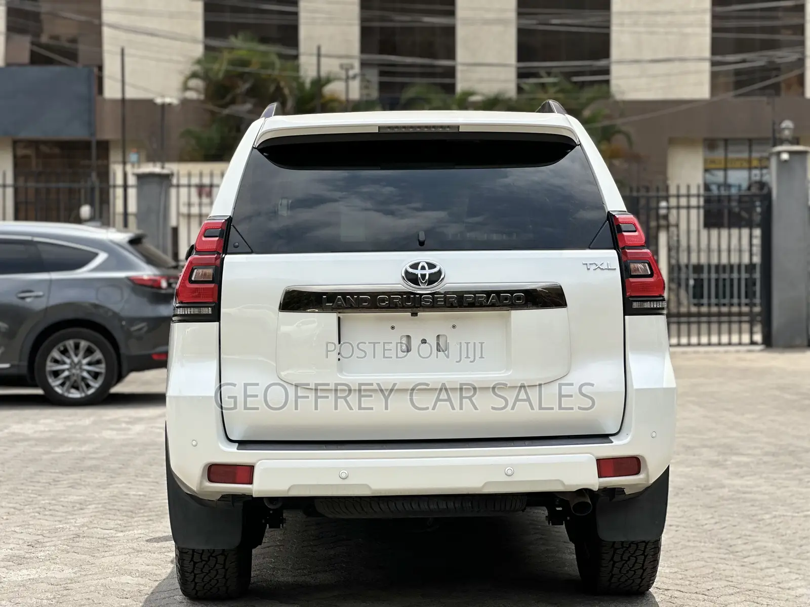 Toyota Land Cruiser Prado 2.8 2022 White
